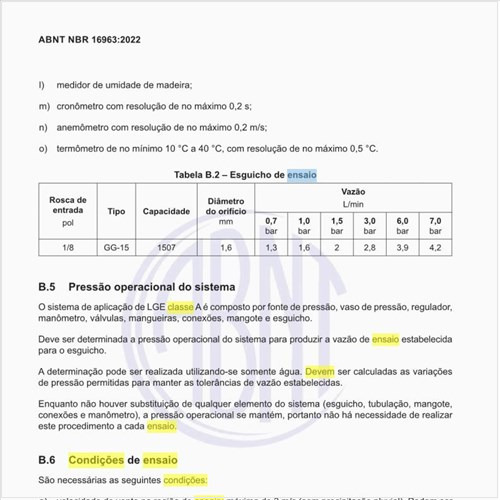 Quais devem ser as condições do ensaio de desempenho em fogo classe A?