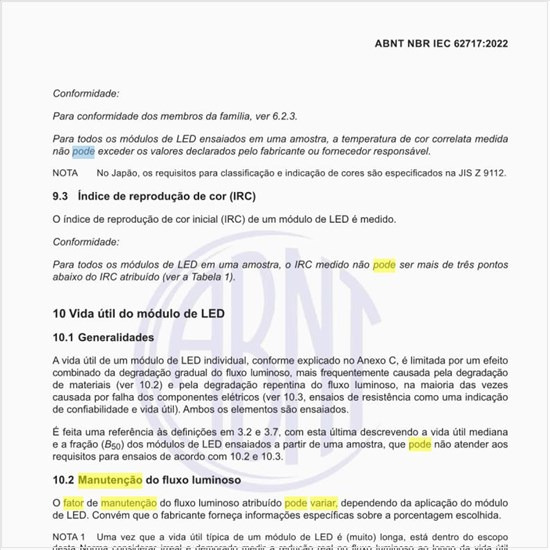 Como pode variar o fator de manutenção do fluxo luminoso?