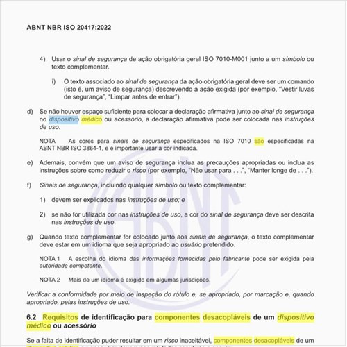 Quais são os requisitos de identificação para componentes desacopláveis de um dispositivo médico ou acessório?
