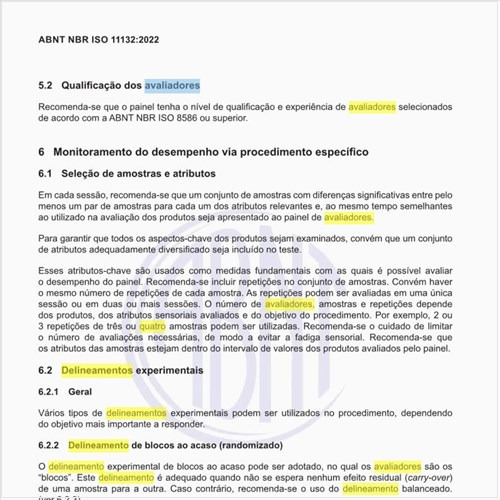 O que é o delineamento quadrado latino de Williams para quatro avaliadores e quatro amostras?