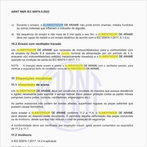 Quais são as disposições mecânicas do alimentador de arame?