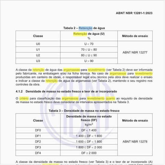 Qual o critério para a classificação das argamassas para revestimento quanto à retenção de água?