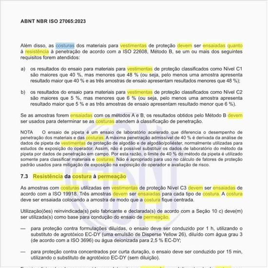 Como devem ser ensaiadas as vestimentas quanto à resistência da costura à permeação