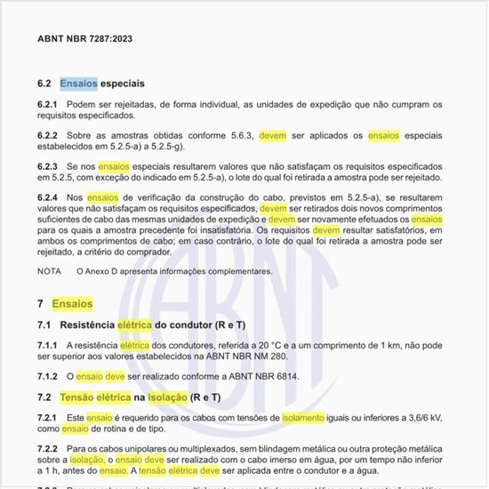 Como deve ser executado o ensaio de tensão elétrica na isolação (R e T)?