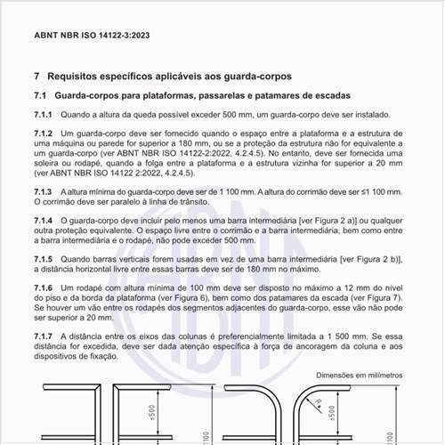 Como deve ser o vão entre dois segmentos de guarda-corpo?