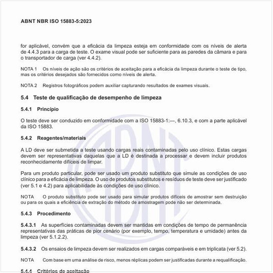 Qual deve ser o teste de qualificação de desempenho de limpeza?