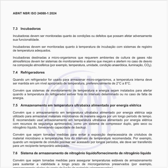 Como deve ser executado o armazenamento em temperatura ultrabaixa alimentado por energia elétrica?