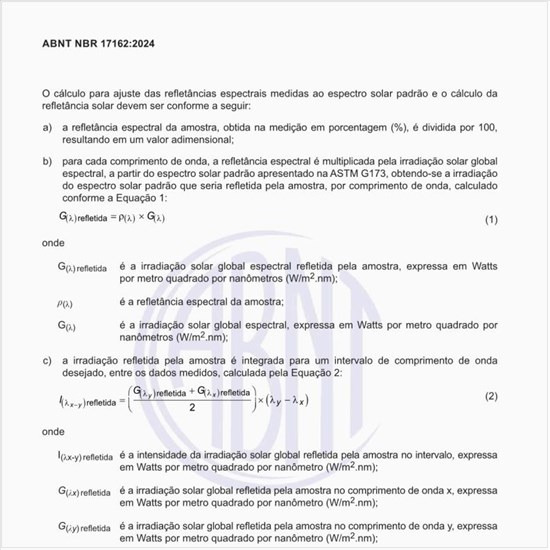 Como se calcula a irradiação do espectro solar padrão que seria refletida pela amostra, por comprimento de onda?