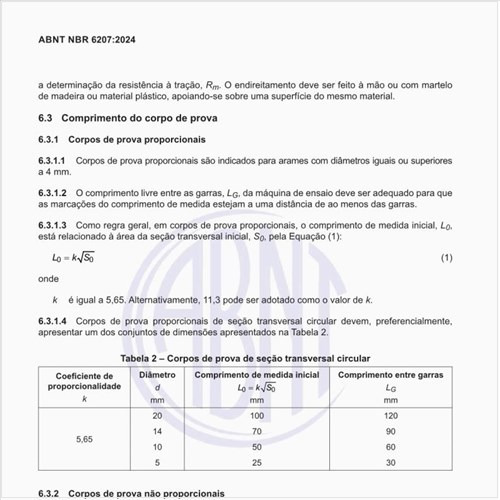 Como devem ser apresentados os corpos de prova de seção transversal circular?
