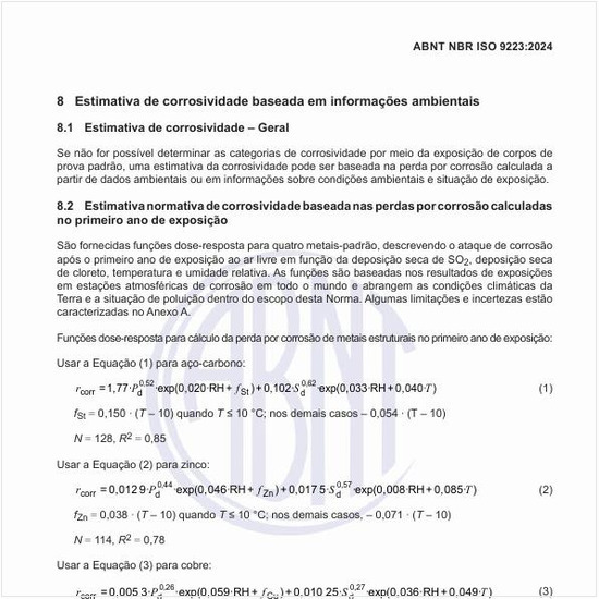 Qual é a estimativa normativa de corrosividade baseada nas perdas por corrosão calculadas no primeiro ano de exposição?