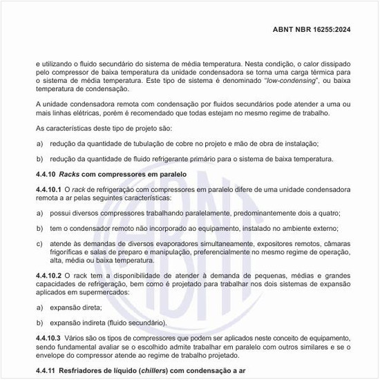 Quais são as características dos racks com compressores em paralelo?