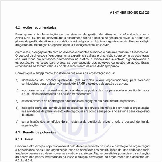 Quais os benefícios potenciais da utilização do aporte das partes interessadas na visão e direção estratégica da organização?