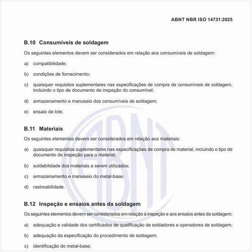 O que deve ser levado em consideração em relação à inspeção e aos ensaios antes da soldagem?
