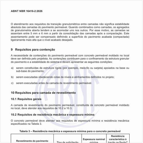 Qual deve ser a resistência mecânica e espessura mínima para o concreto permeável?