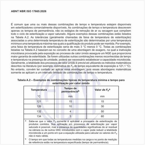 Quais os exemplos de combinações típicas de temperatura mínima e tempo para esterilização por calor úmido?