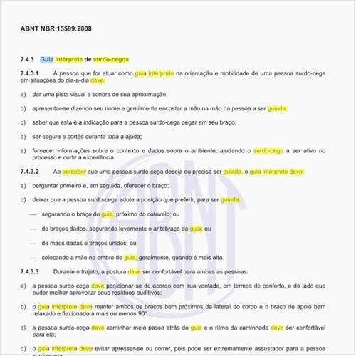 Como o guia intérprete  deve proceder ao perceber que um  surdo-cego  necessita de ajuda?