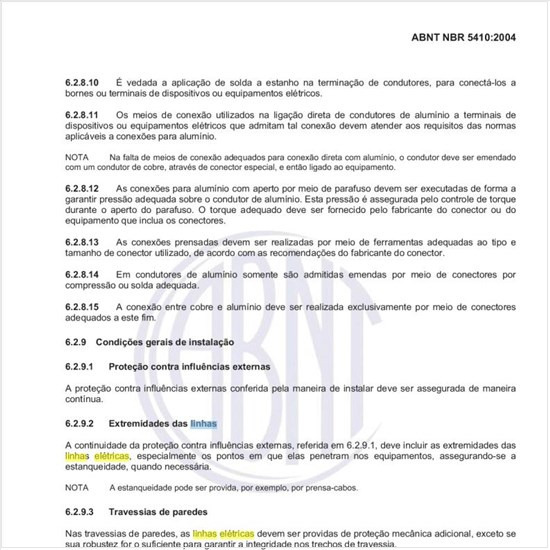 Linhas elétricas podem estar contidas em dutos de exaustão de fumaça ou dutos de ventilação?