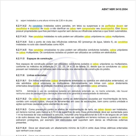 Com quais critérios devem ser escolhidos e dispostos os perfilados e as canaletas de modo a não comprometer o desempenho dos cabos elétricos?