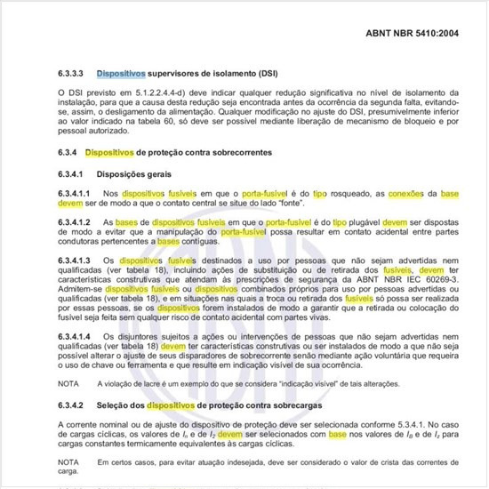 Como devem ser feitas as conexões da base, nos dispositivos fusíveis em que o porta-fusível é do tipo rosqueado?