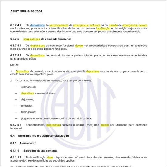 Como deve ser a localização, o posicionamento e a identificação dos dispositivos de seccionamento de emergência, inclusive os de parada de emergência?