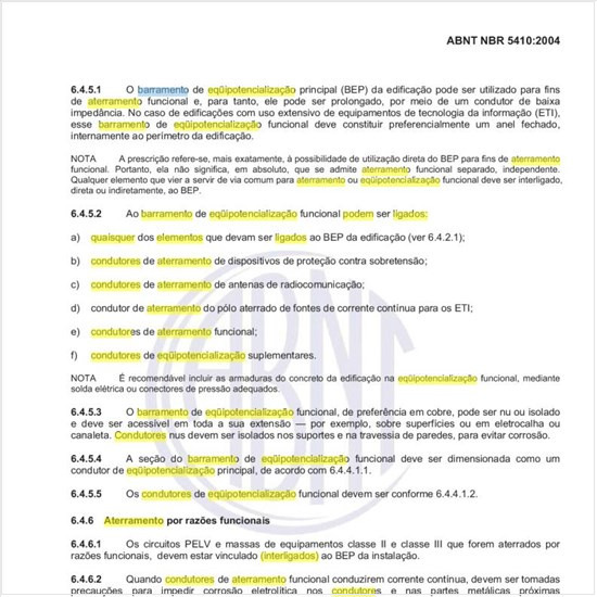 Quais elementos ou condutores de aterramento podem ser ligados ao barramento de equipotencialização funcional?