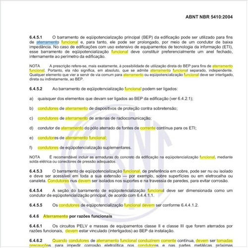 Que precauções devem ser tomadas quando condutores de aterramento funcional conduzirem corrente contínua?