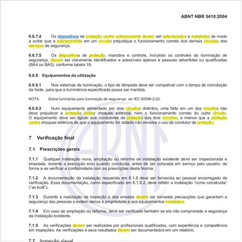 Como devem ser selecionados e instalados os dispositivos de proteção contra sobrecorrente dos circuitos de serviços de segurança?