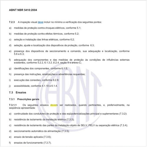 Como deve ser o procedimento no caso de não-conformidade em um ensaio?
