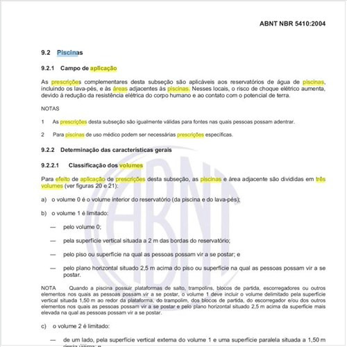 Para efeito de aplicação das prescrições, como é feita a divisão em três volumes das piscinas e áreas adjacentes?