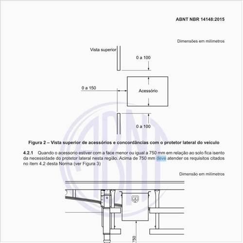 Qual deve ser a posição da aresta frontal dos protetores laterais para caminhões e rebocados?