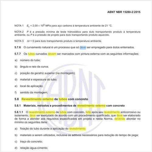 Como deve ser feito o revestimento externo de tubos com concreto?