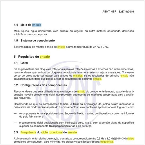 Como deve ser feita a frequência do ciclo rotacional de ensaio nas próteses?