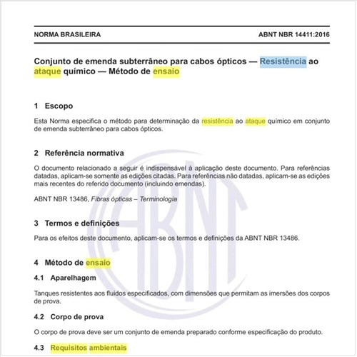 Quais os requisitos ambientais do ensaio de resistência ao ataque químico?