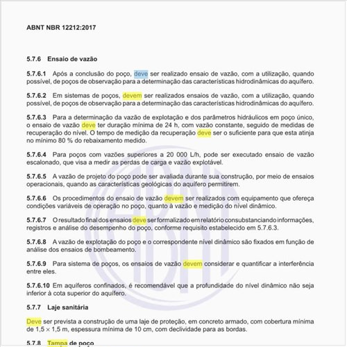 Como deve ser instalada a tampa de poço?