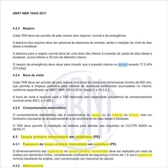 Qual a espessura e a matéria prima do tanque primário rotomoldado em polietileno (PE)?