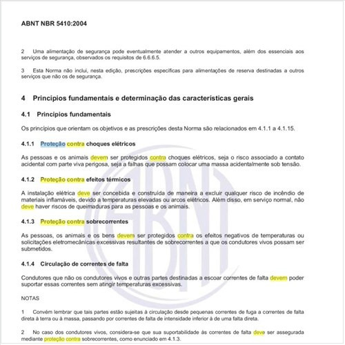 Como deve ser a proteção contra as consequências prejudiciais de ocorrências que resultem em sobretensões na instalação?