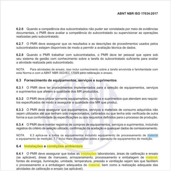 Como devem ser as instalações e as condições ambientais de produtor de material de referência (PMR)?