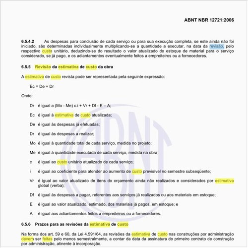 Como deve ser feita a revisão da estimativa de custo da obra?