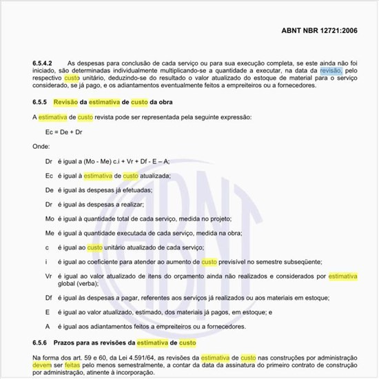 Como deve ser feita a revisão da estimativa de custo da obra?