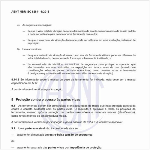 Como deve ser feita a proteção contra o acesso às partes vivas?