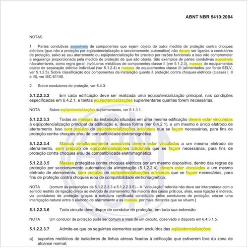 Como devem estar vinculadas massas simultaneamente acessíveis sem prejuizo de equipotencializações adicionais que se façam necessárias?