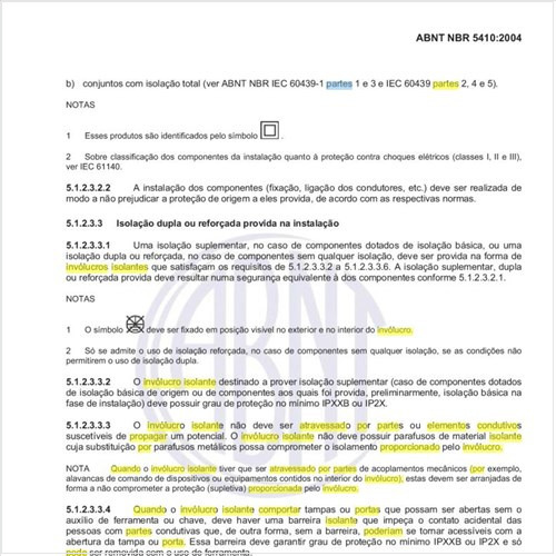 Quando o invólucro isolante pode ou não ser atravessado por partes ou elementos condutivos susceptíveis de propagar um potencial?