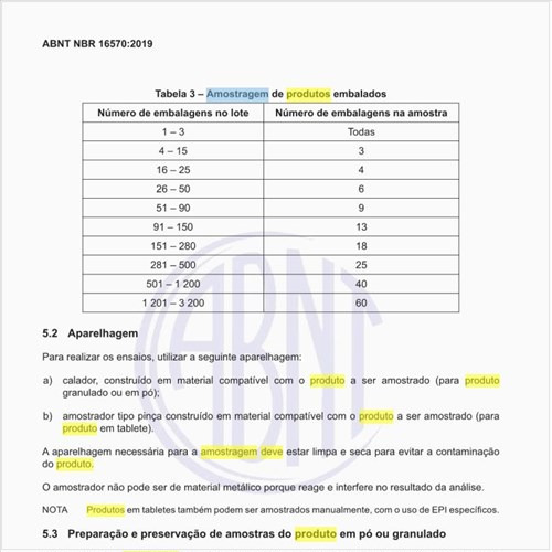 Como deve ser feita a amostragem de produtos embalados?