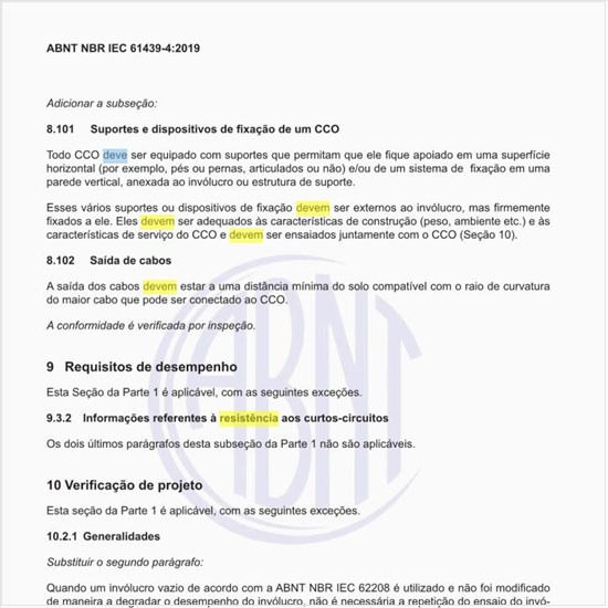 Como deve ser feita a verificação da resistência à corrosão em uma atmosfera altamente poluída?