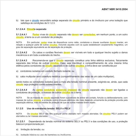 Como devem ser conectadas as partes condutivas acessíveis (massas) do circuito separado?