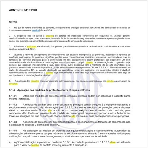 Qual deve ser a tensão nominal máxima do circuito SELV ou PELV em que estes são total ou parcialmente constituídos de partes vivas acessíveis?