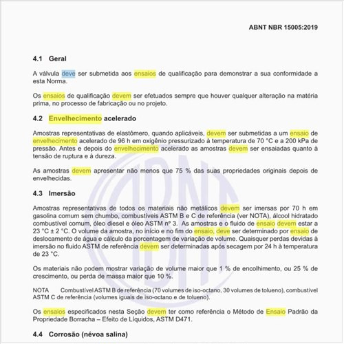 Como deve ser executado o ensaio de envelhecimento acelerado?