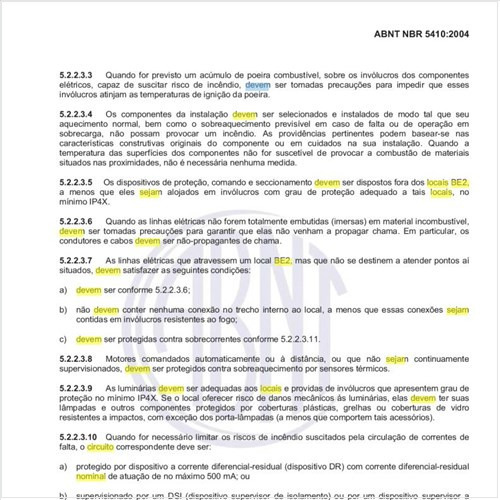 Como devem ser tratadas as partes vivas do circuito SELV ou PELV, em locais BE2 qualquer que seja a tensão nominal desse circuito?