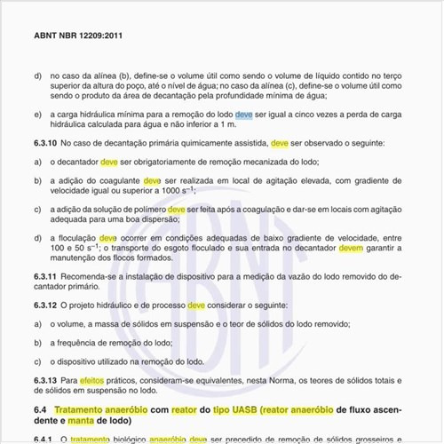 Como deve ser feito o tratamento anaeróbio com reator do tipo UASB (reator anaeróbio de fluxo ascendente e manta de lodo)?