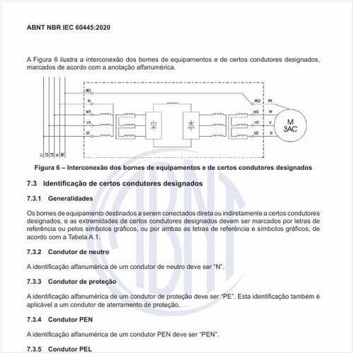 Como deve ser executada a interconexão dos bornes de equipamentos e de certos condutores designados?